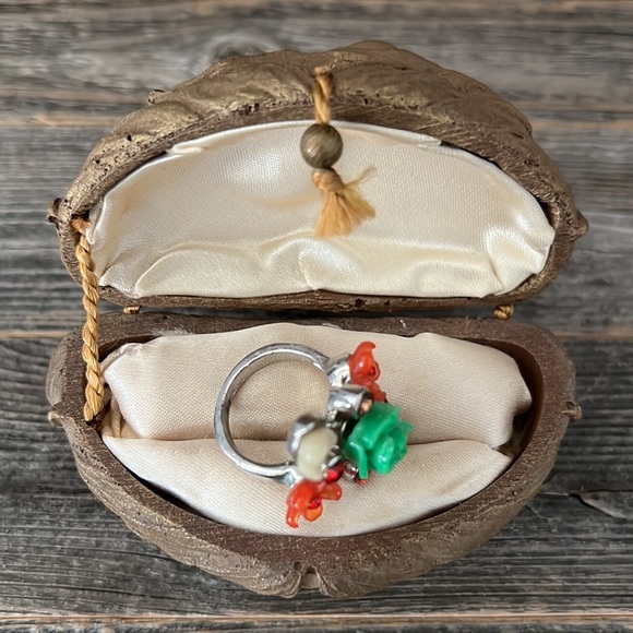 🌸Beautiful Whimsical Ring - Picture 2 of 10